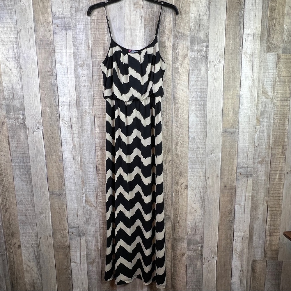 Delirious Small Spaghetti Strap Tan & Black Chevron Print Maxi Dress
